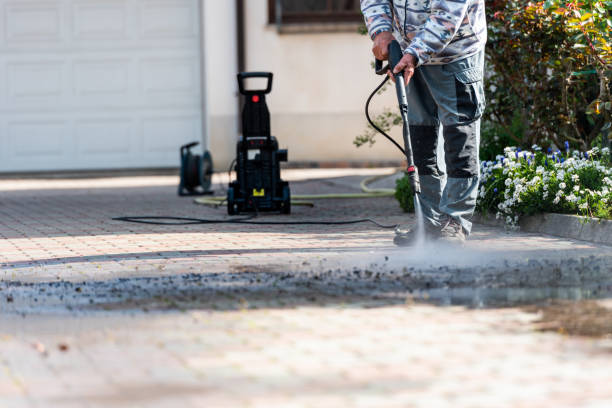 Best Garage Pressure Washing  in West Ishpeng, MI